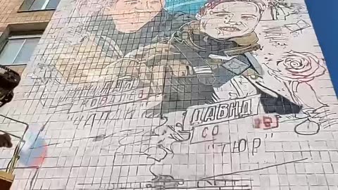 🎨🇷🇺 Ukraine Russia War | Russian-Administered Donetsk Mural Construction POV | RCF