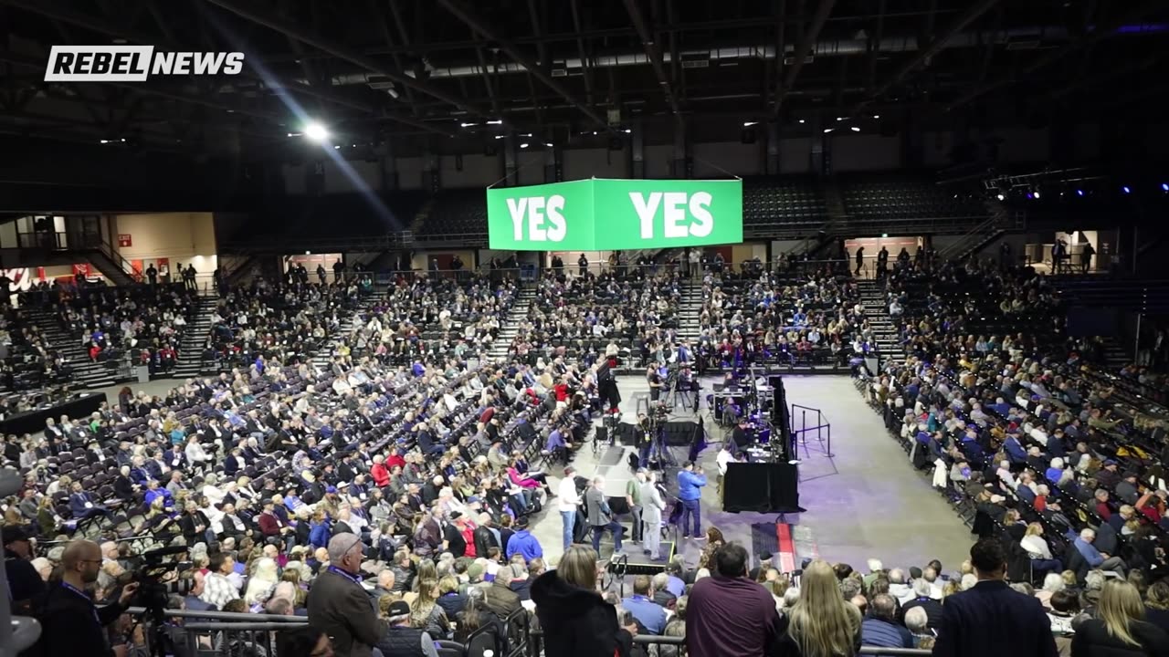 Jeffrey Rath questions Premier Smith over MOU and crowd cheers for Alberta independence