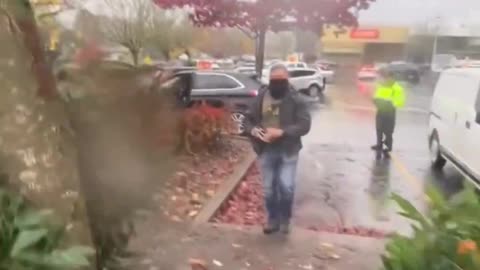 Shaniqua, professional sidewalk lawyer from the "School of Da Fuq", advises an illegal