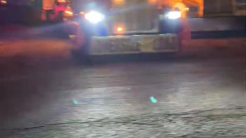 Be aware of your surroundings! #reallifetruckers #truckdriving #trucker