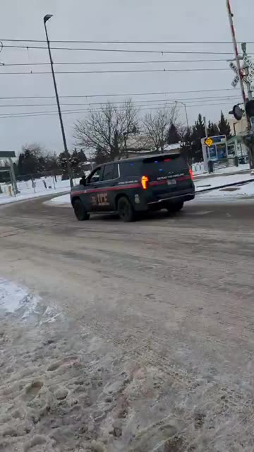 LMFAO! An ICE agent was just caught rolling around Minneapolis blasting “GOD