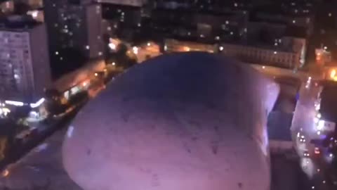 🚨 China has built a 50m-tall inflatable dome over a construction site