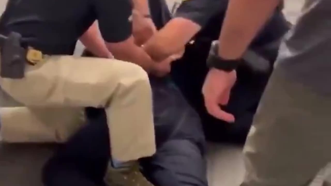 US Senator Alex Padilla Is Assaulted At Kristi Noem Press Conference