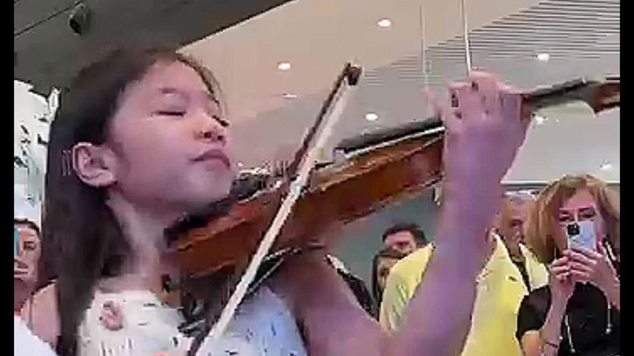 10 year old girl socking music play