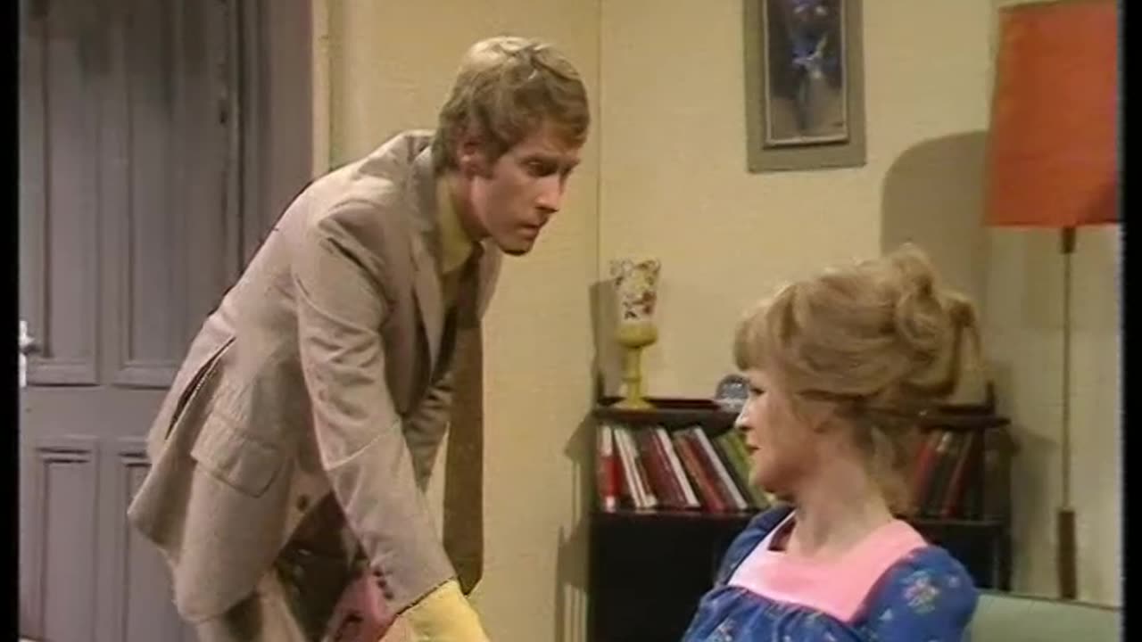 SOME MOTHERS DO ;AVE EM S02E06 - The Baby Arrives