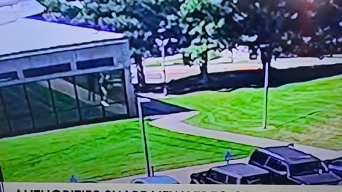 The Charlie Kirk sniper did not have a mauser rifle when he jumped the building