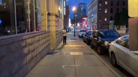 NASHVILLE TN LIVE BROADWAY STREET / PEOPLE WATCHING / BANDS WATCHING / BARS