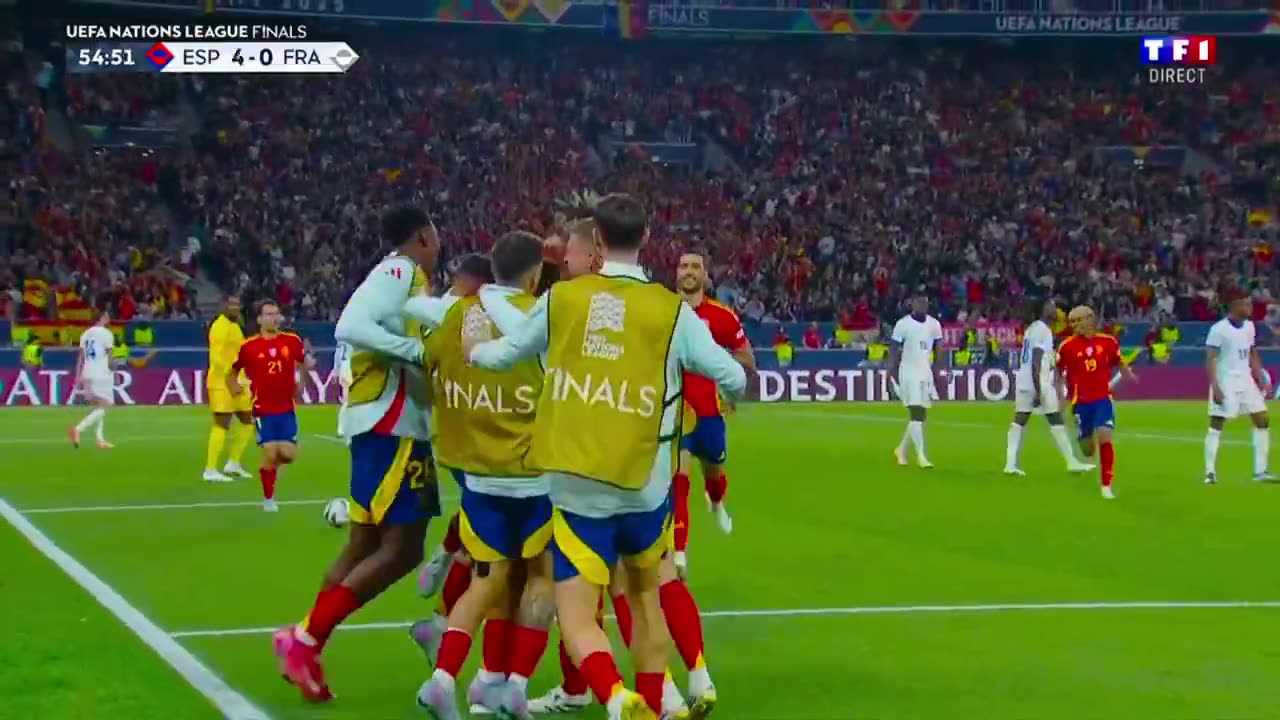 This touch from Pedri was filthy! Golazo Pedrito