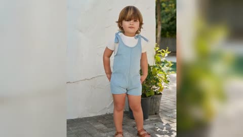 Matching outfits? Yes, please! Look at this sibling cuteness 💕