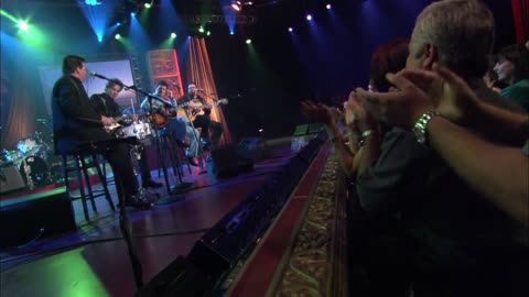 Can't Do A Thing To Stop Me - Chris Isaak (live)