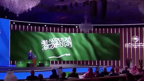 Donald Trump almost cries, Shown great respect among Arabs