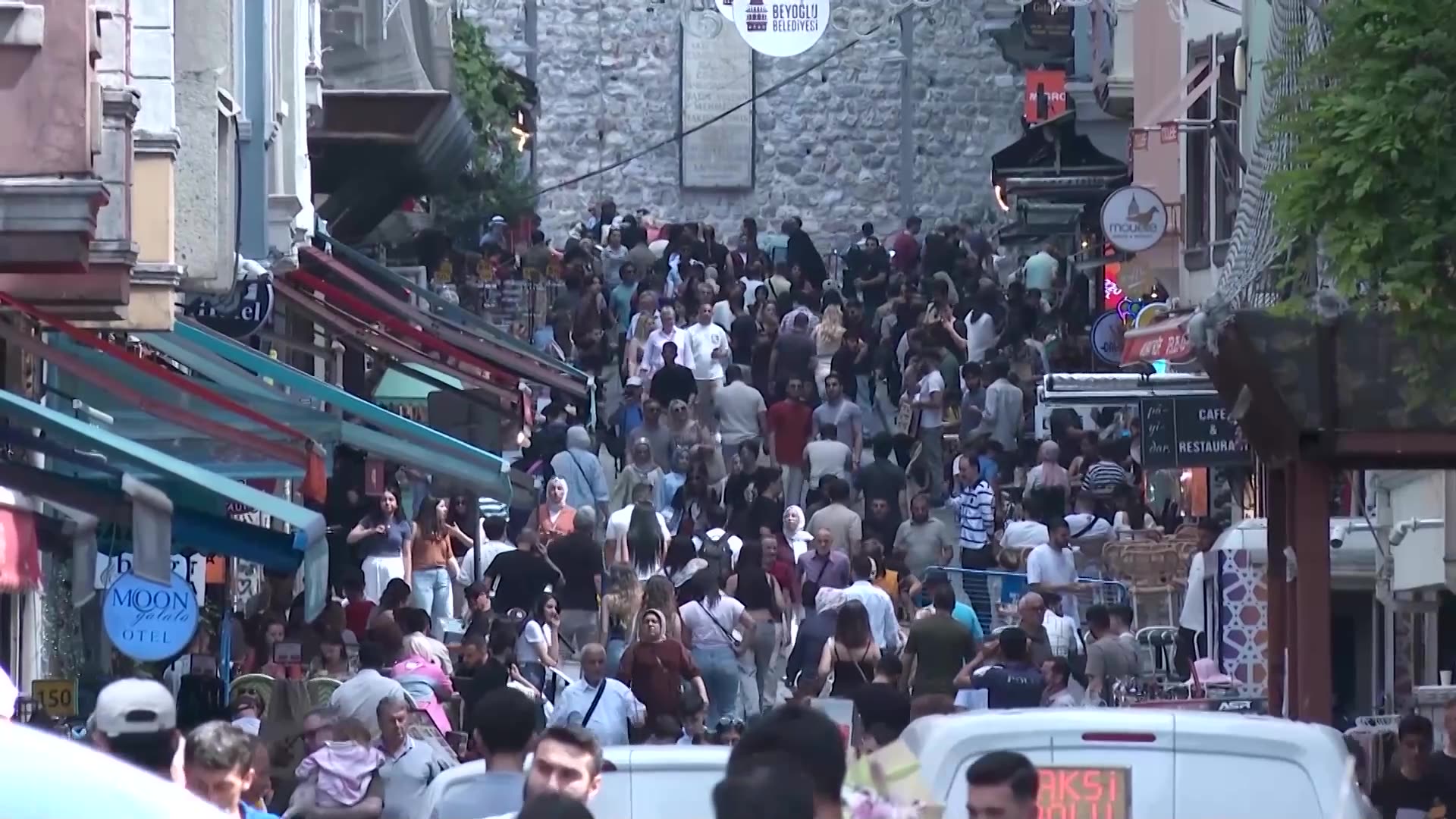 Turkey detains cartoonists over satirical drawing