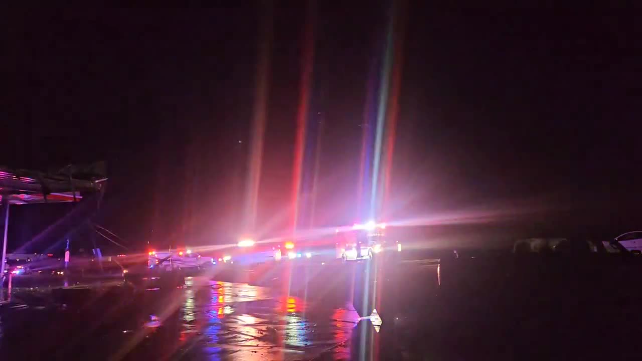 Video: Trailer park completely destroyed from tornado in Villa Ridge, Missouri