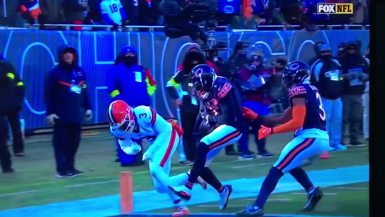 Bears Defense takes away a TD🏈