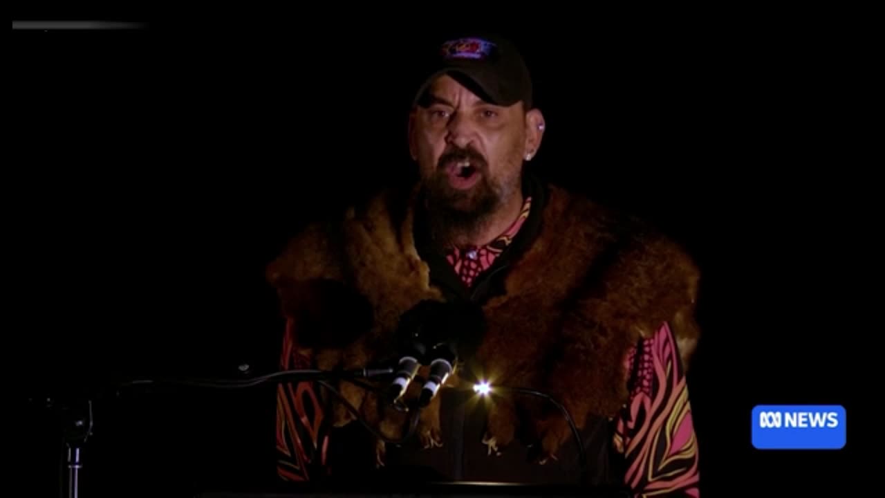 Welcome to Country booed during ANZAC Day Dawn service in