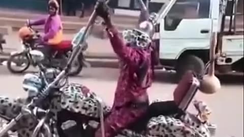 There is stupid and then there is this. Harley-Davidson motorcycle with suicide shifter