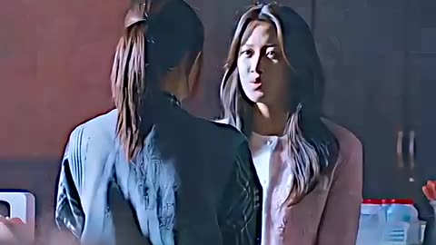 The girl beautified the girl by applying makeup💖🌸