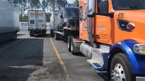 PETERWORTHSHAKIN #ourtruckinglife #truckdriver #reallifetruckers #trucker #atruckerslife