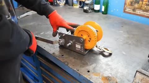 Unloading Mechanisms in Dump Trucks
