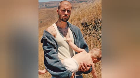 Justine bieber, shares family photo