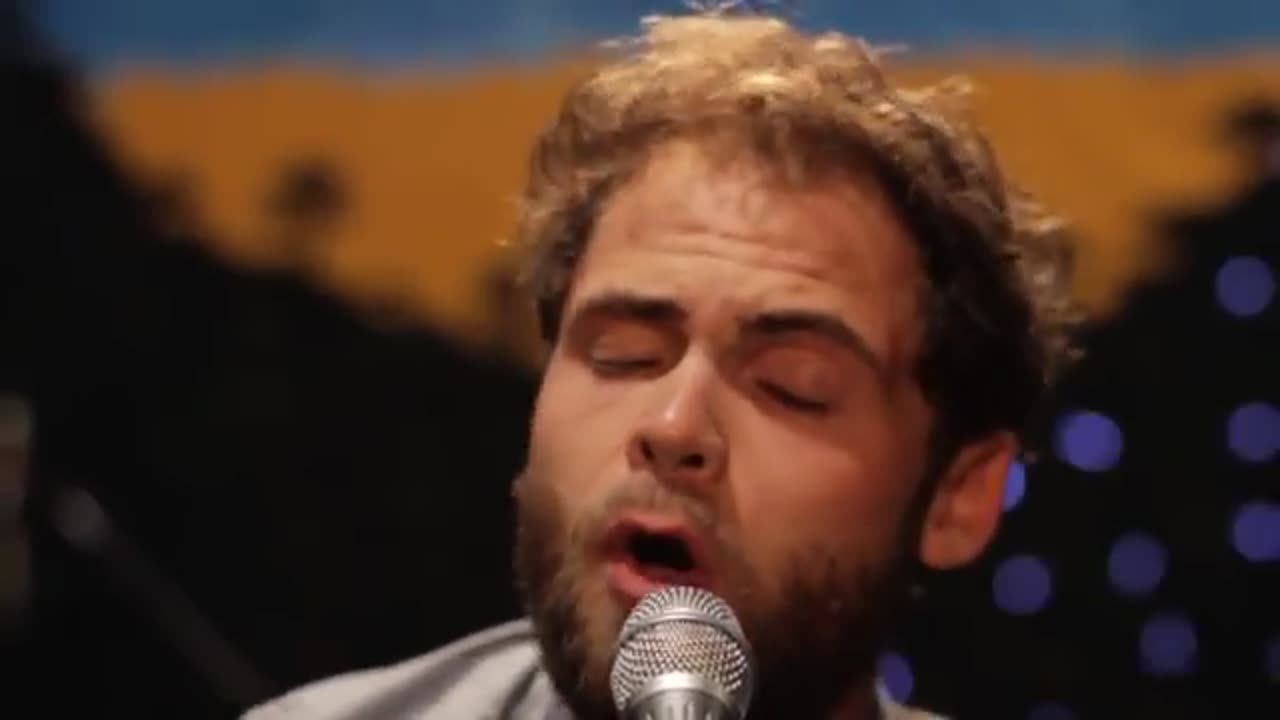 Passenger Let Her Go (Official Music Video)