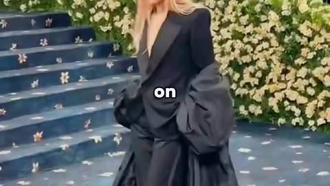 Rose Met gala 2025