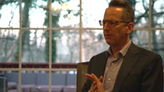 Asymmetric Disclosure