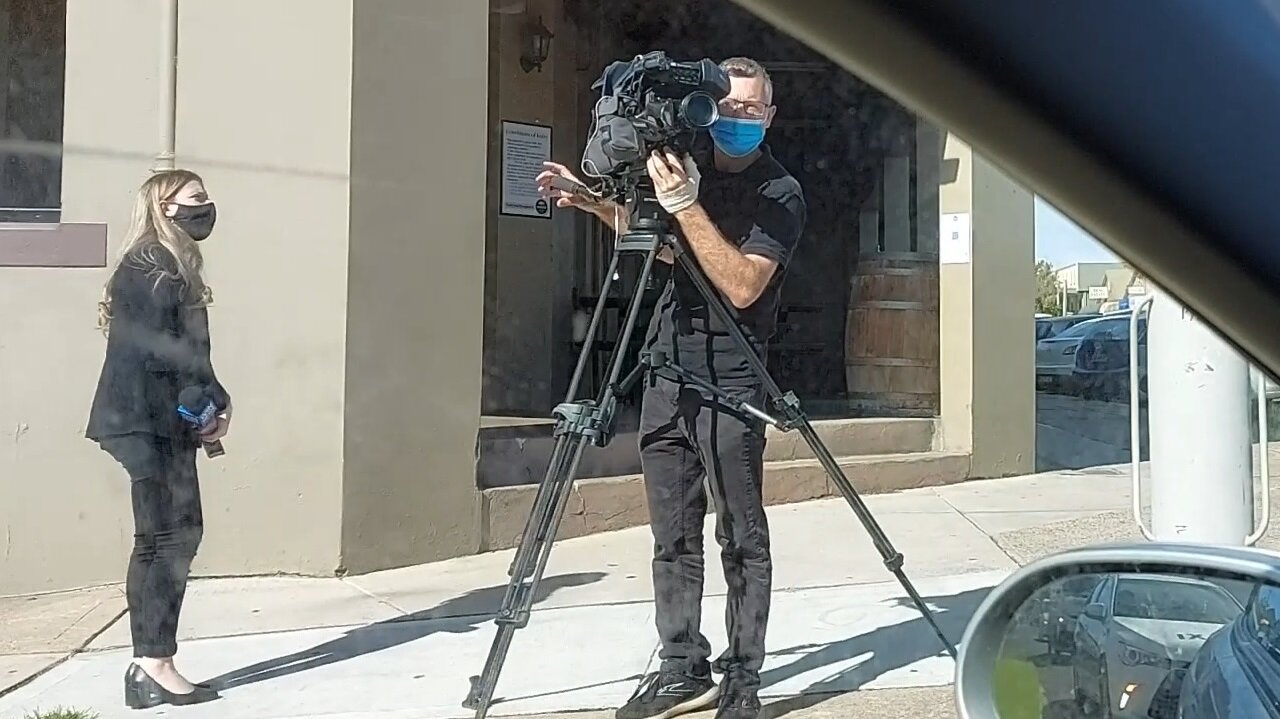 Fake Media | Cops | Ambos | Clownshow