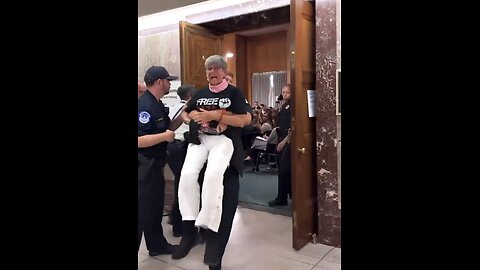 LEFTIST PROTESTERS ARRESTED🚔👮‍♂️👩‍🎤👮👨‍🎤👮🏻‍♀️👨‍🎤🚨📸DURING SECRETARY OF STATE HEARING🏢👨‍💼💫