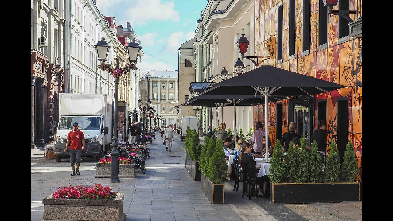 Таблица из двух пунктов для России на русском, английском и немецком языках.