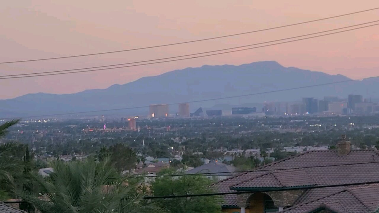 Did you SEE tonight's Las Vegas sunset? Check THIS out! 06.10.2025 #follow #lasvegas #travel #gaming