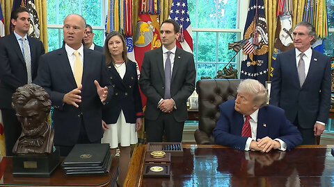 KAROLINE LEAVITT | President Trump Signs Executive Orders in the Oval Office, May 23, 2025
