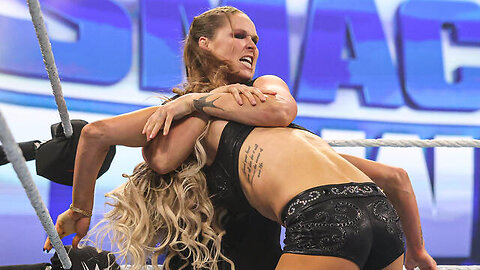 Charlotte Flair brawls with Ronda Rousey: SmackDown, May 6, 2022 @wwefree