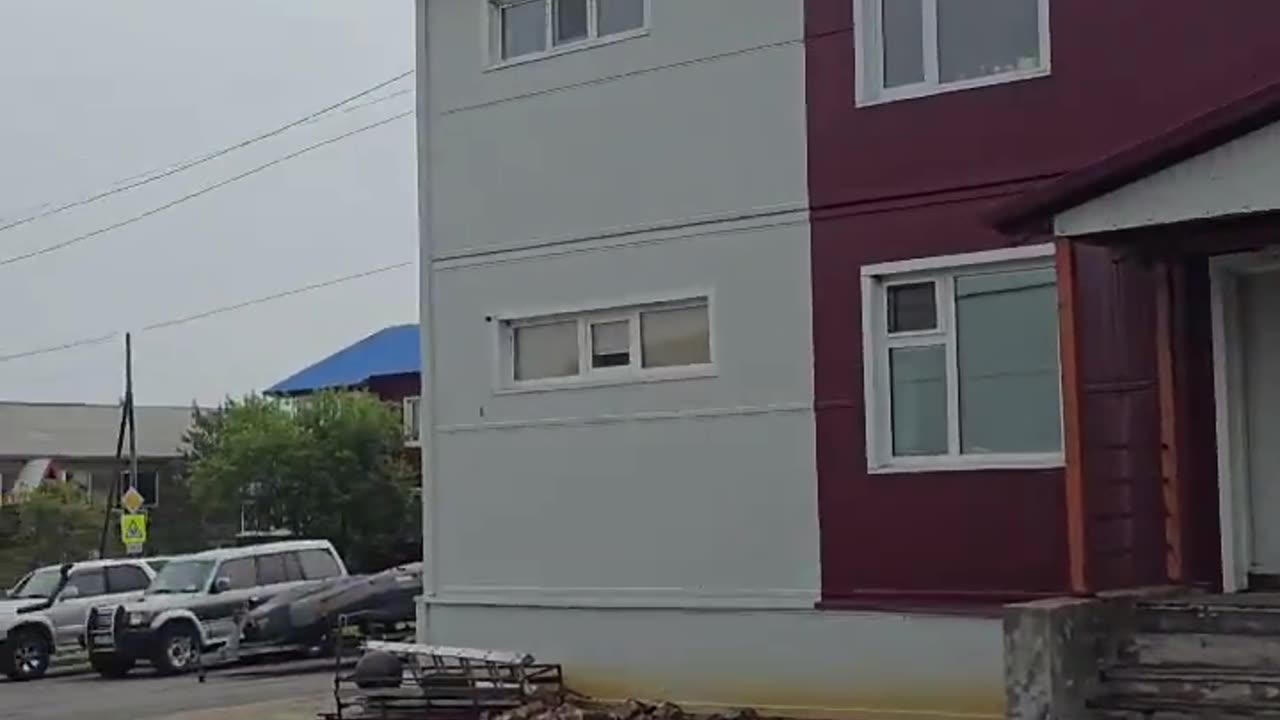Another video showing the M8.8 earthquake that hit off the coast of Kamchatka, Russia