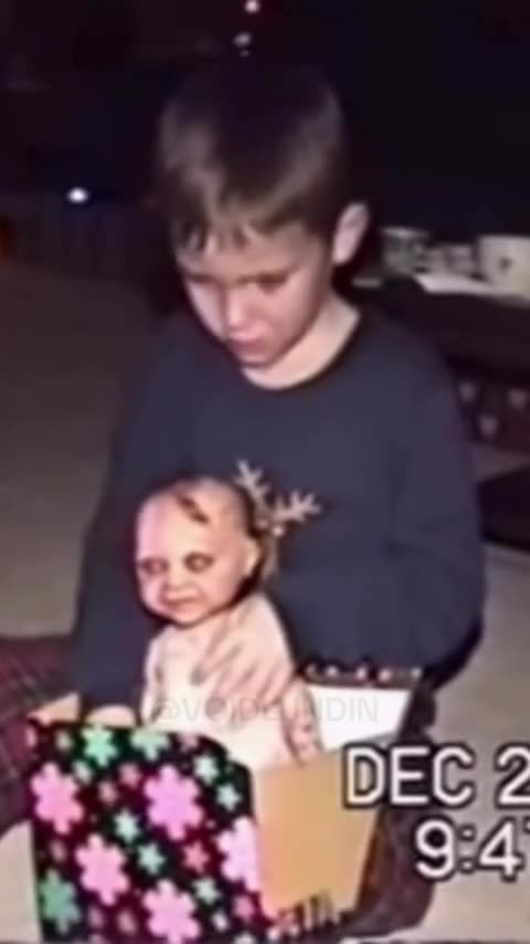 F 👀 R 👀 E 👀 A 👀K 👀 Y