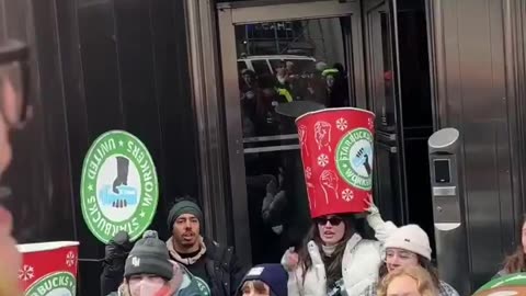 Starbucks employees SHUT DOWN the Empire State Building, demanding higher pay to make coffee..