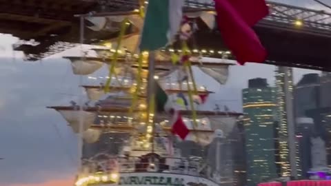 2 dead after Mexican tall ship hits Brooklyn Bridge snapping boat's masts