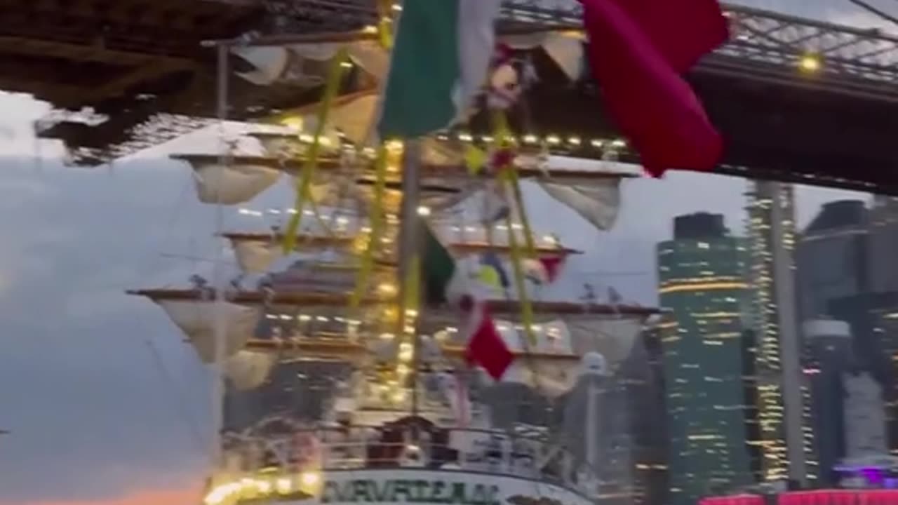 2 dead after Mexican tall ship hits Brooklyn Bridge snapping boat's masts