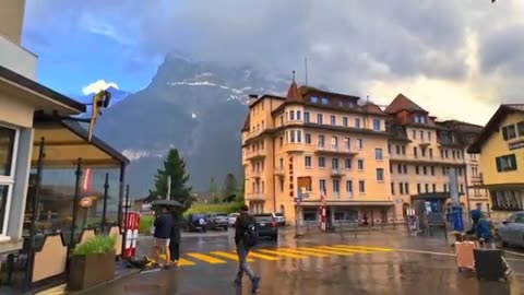 Walk To Enjoy The Corners Of The City
