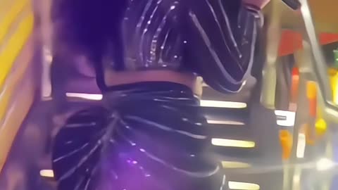 Queen vee bosset
