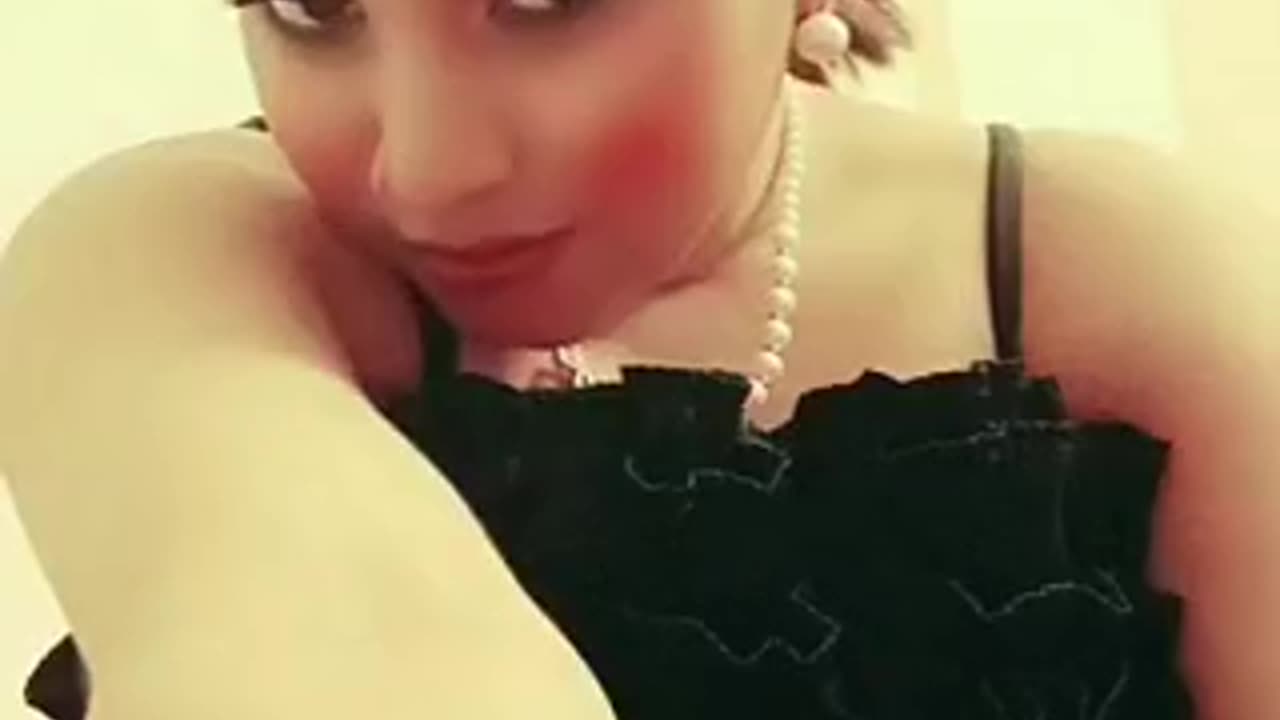 Vairal beautiful items Hot girls doll kahan per Hath dalta hai