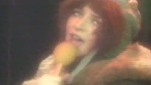Kate Bush - Oh England My Lionheart & Wuthering Heights = Live Hammersmith Odeon 1979