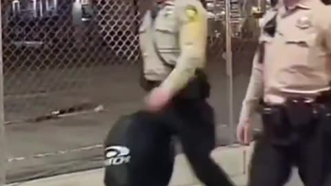 Leftist Tiktoker decides to antagonize Las Vegas PD and quickly discovers that wasn’t a good idea.