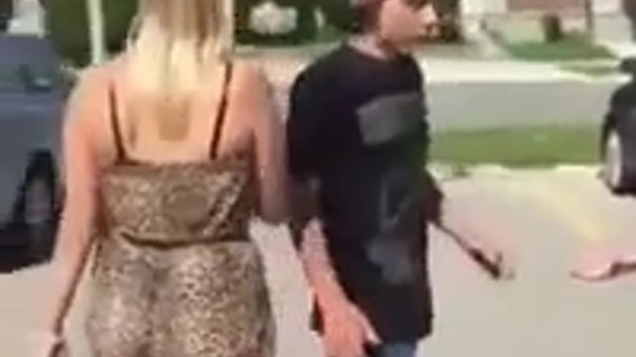 Kid Gets Fed Up with Thots Assaulting his Girlfriend