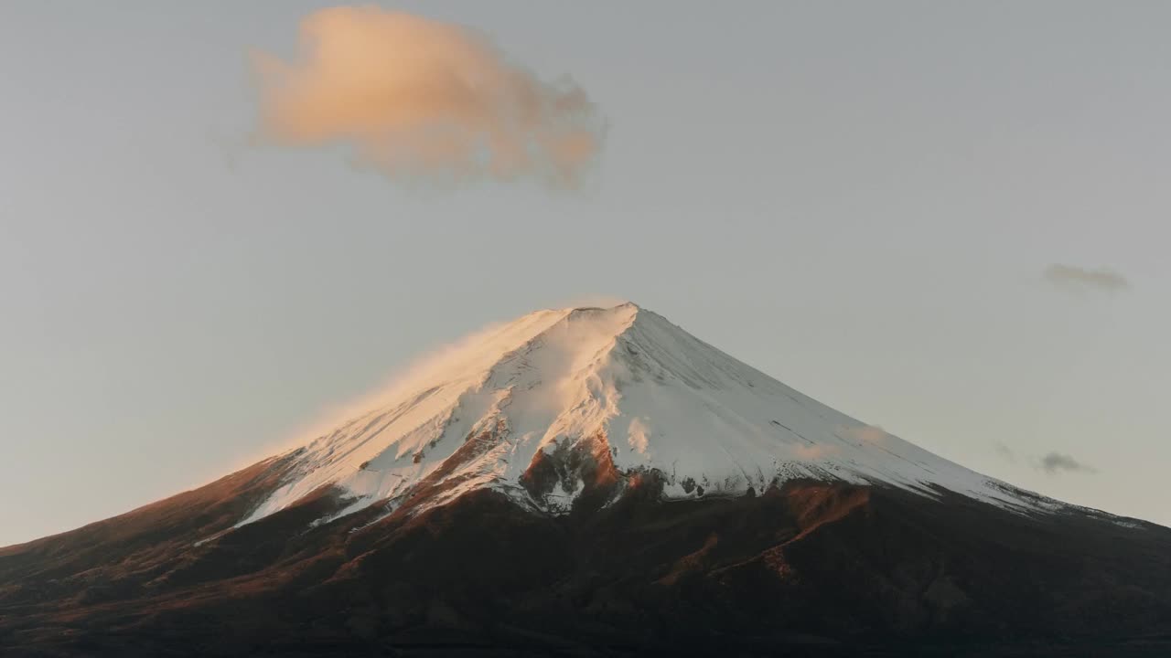 PEAK by Mitch Lally | 4K Screensaver for TV Frame
