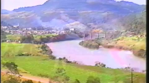 Documentário sobre Muçum-RS (1988) Documentário super bizarro sobre uma cidade do Rio Grande do Sul. Encontrei em uma fita VHS na casa do meu vô esses dias.