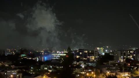 Happy New Year 2026! 🎆 Beautiful Fireworks Display Over Chevron Island, Gold Coast
