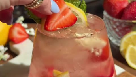 strawberry lemonade sangria