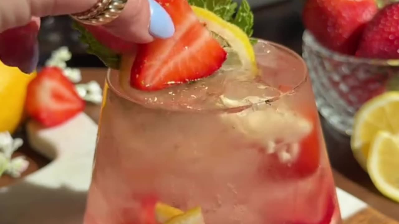 strawberry lemonade sangria