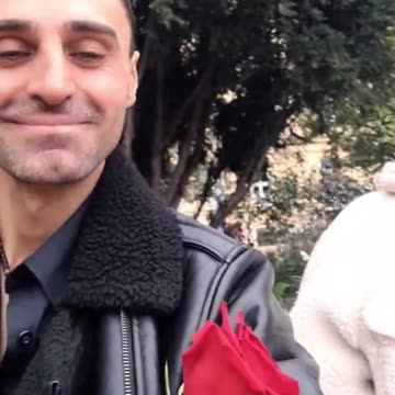 Fake Afghan asylum seeker tries to seduce Austrian women.